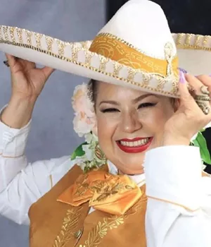 María Elena Valdez - La Reina del Mariachi